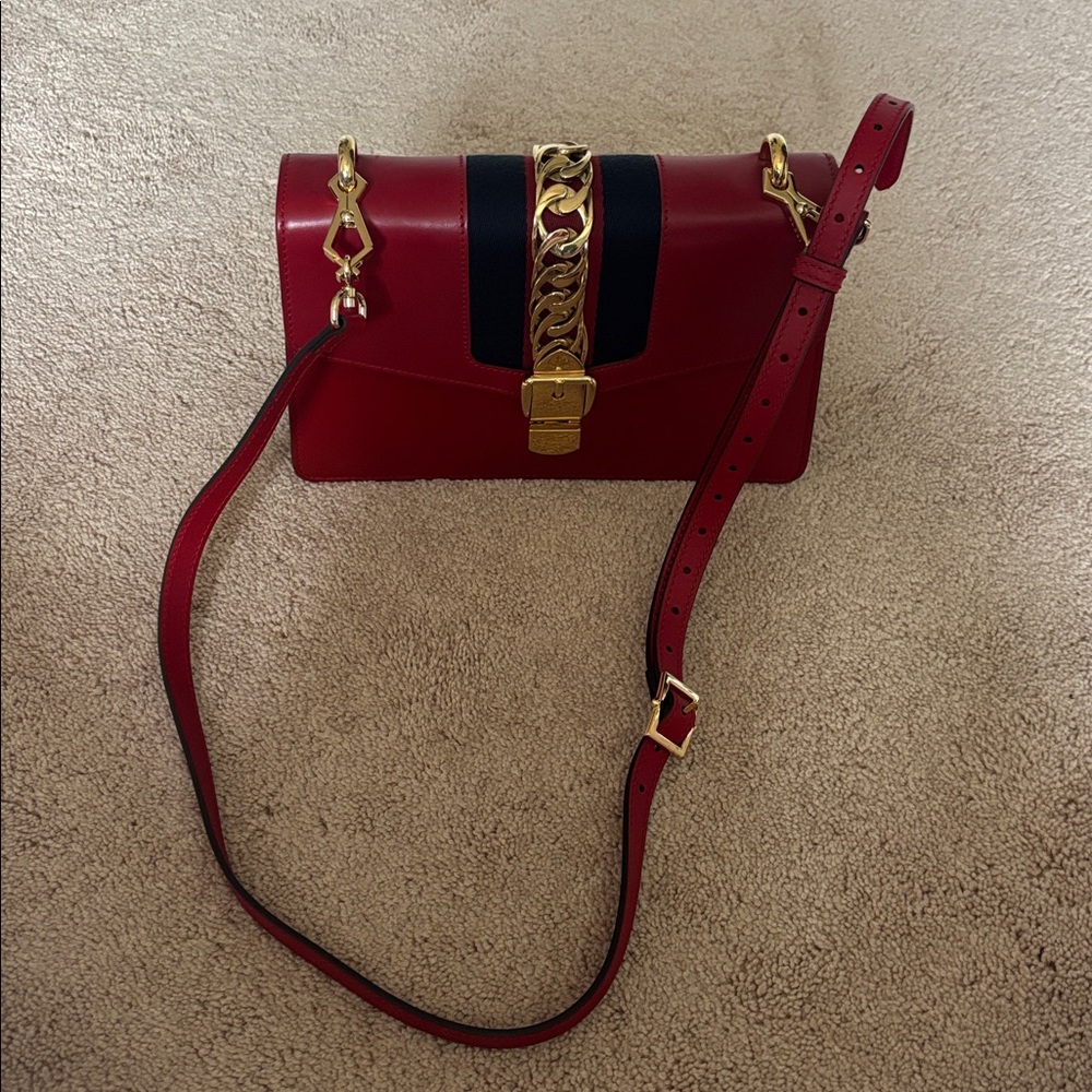 GUCCI SYLVIE BAG with Gucci ribbon and Gucci leather strap